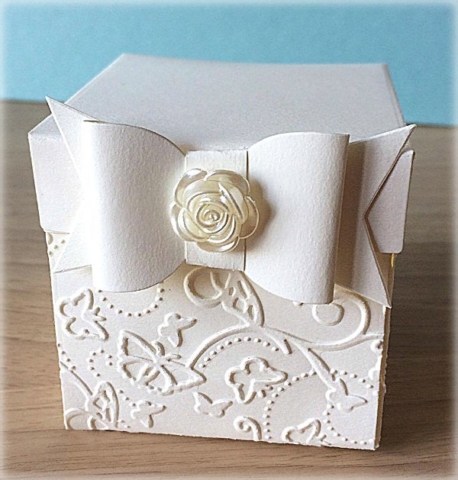 Bomboniera Matrimonio scatolina cubica avorio fiocco e rosa madreperla 1