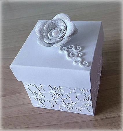 Bomboniera Matrimonio scatolina cubica bianca con rosa glitter 3