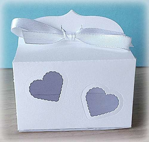 Bomboniera Matrimonio scatolina rettangolare bianca cuori traforati 1