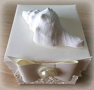 Bomboniera Matrimonio scatolina cubica avorio conchiglia in ceramica 4
