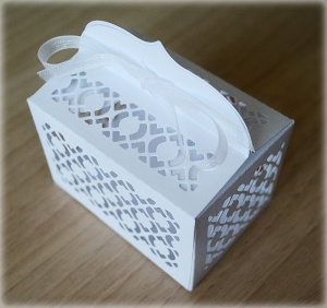 Bomboniera Matrimonio scatolina rettangolare bianca traforo rombi 7